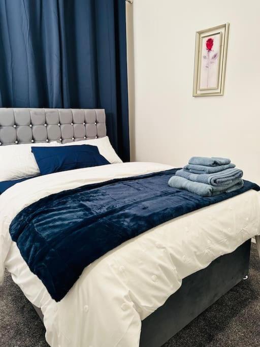Bespoke 2 Bedroom Apt Derby City エクステリア 写真