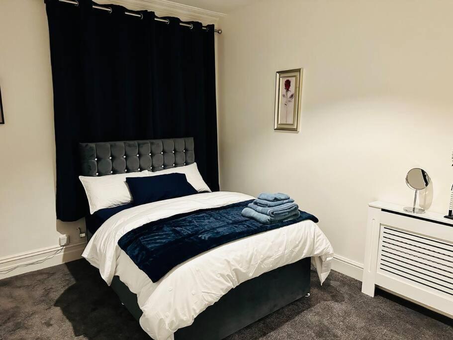 Bespoke 2 Bedroom Apt Derby City エクステリア 写真