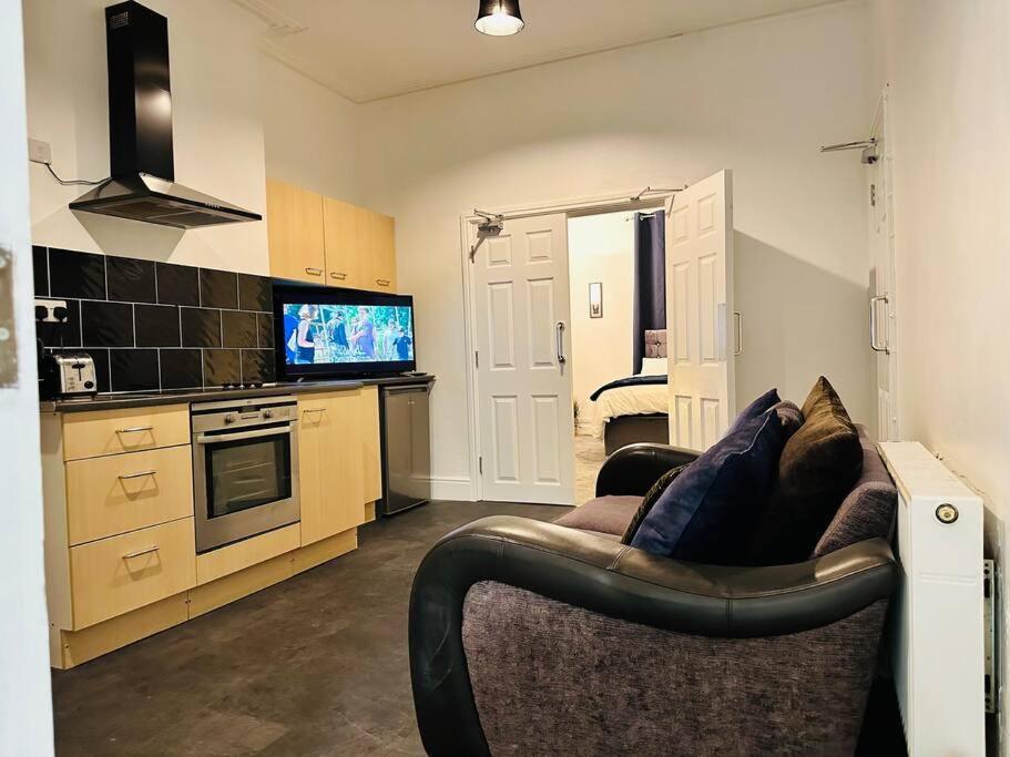 Bespoke 2 Bedroom Apt Derby City エクステリア 写真