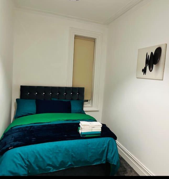 Bespoke 2 Bedroom Apt Derby City エクステリア 写真