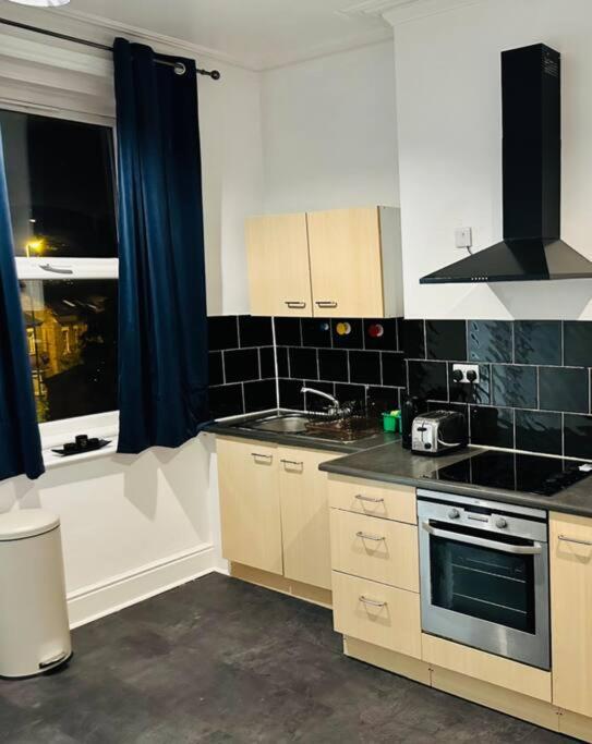 Bespoke 2 Bedroom Apt Derby City エクステリア 写真