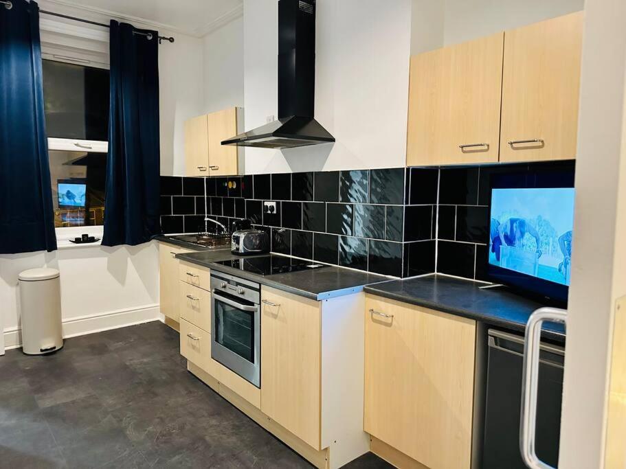 Bespoke 2 Bedroom Apt Derby City エクステリア 写真